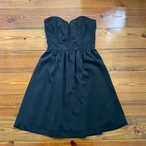 Black Sweetheart Neckline Cocktail Dress